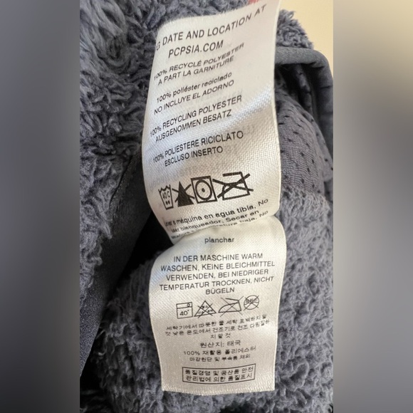 PATAGONIA WOMEN'S HOODED FLEECE 1/2 ZIP PULLOVER - Picture 8 of 8